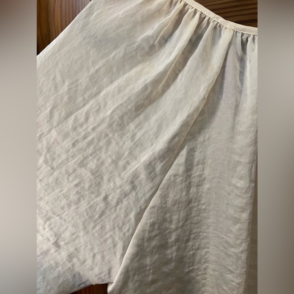 Michael Kors Beige V-Neck Dressy Blouse Top Smocked Low Peplum Waist 1XL - Picture 7 of 7